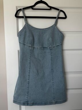 lone star denim dress | Dresses | Vneck Size Large Tamaño:XXXL SIS Champagne Bridesmaid Dresses – Model wears a size